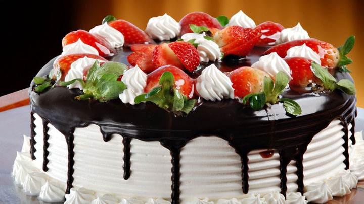 Strawberries And Chocolate Cake for Birthday